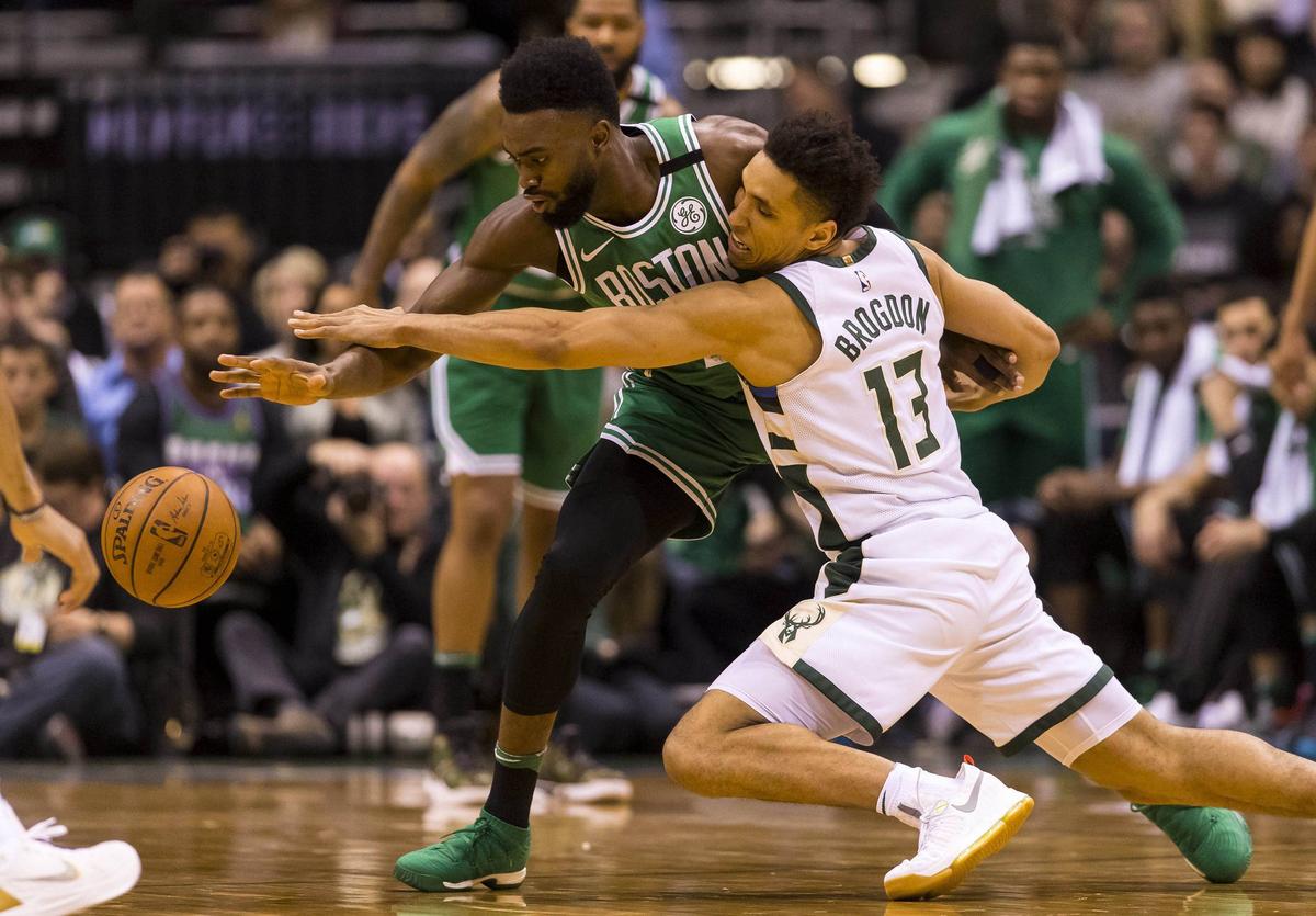 雄鹿轻取凯尔特人,布伦森高光表现 雄鹿轻取凯尔特人,布伦森高光表现