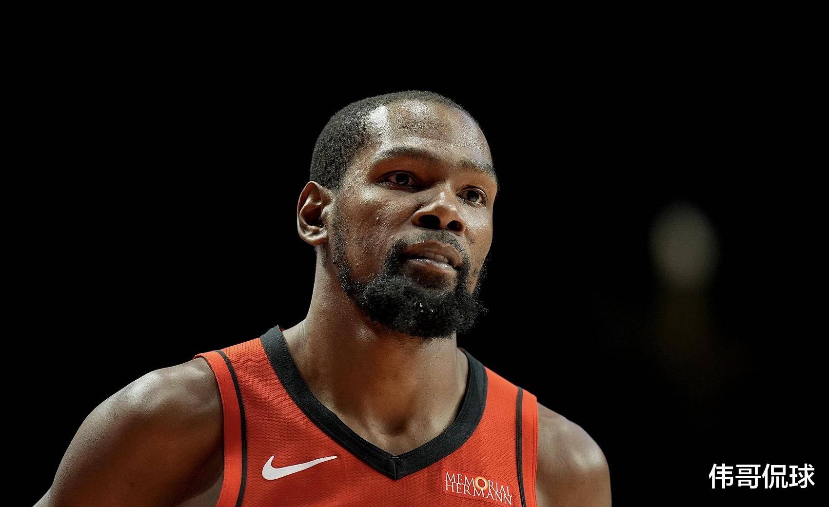 快船横扫广州队，杜兰特统治全场