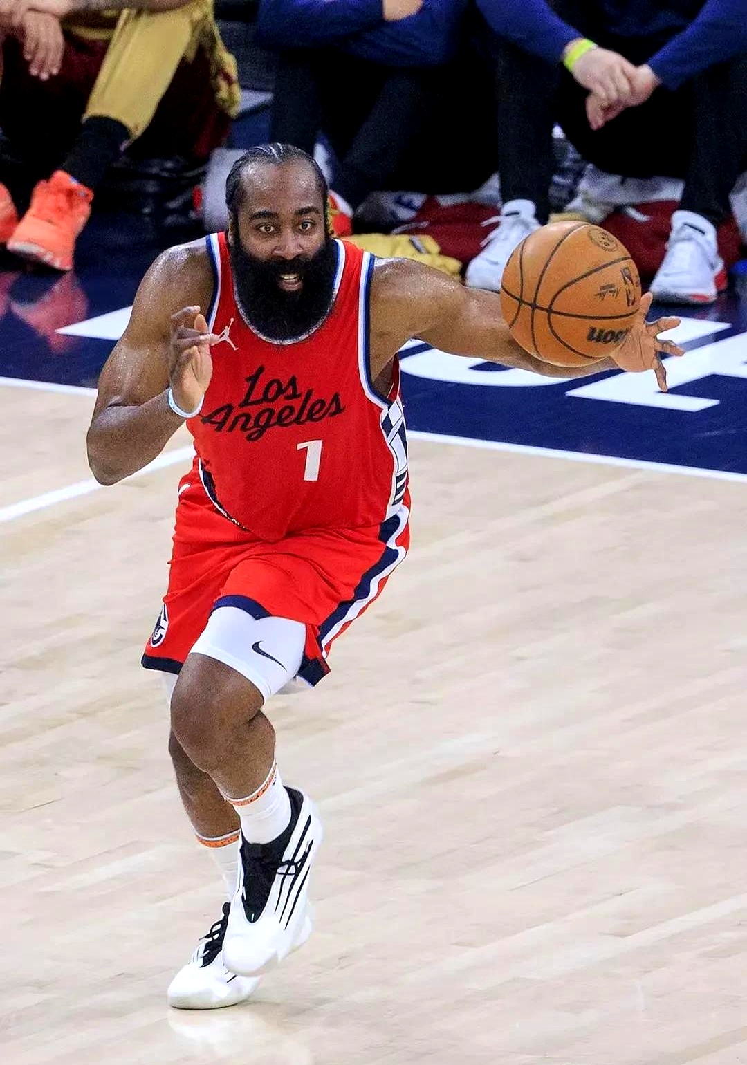 快船轻取吉林队，拉文统治全场