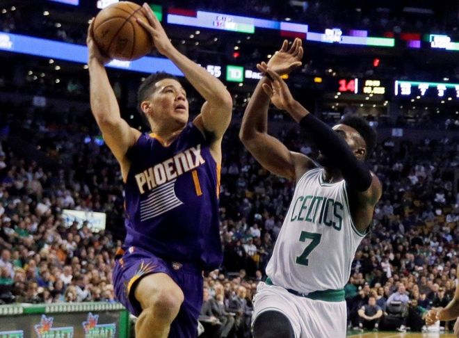 青岛队逆转山东队，布克高光表现