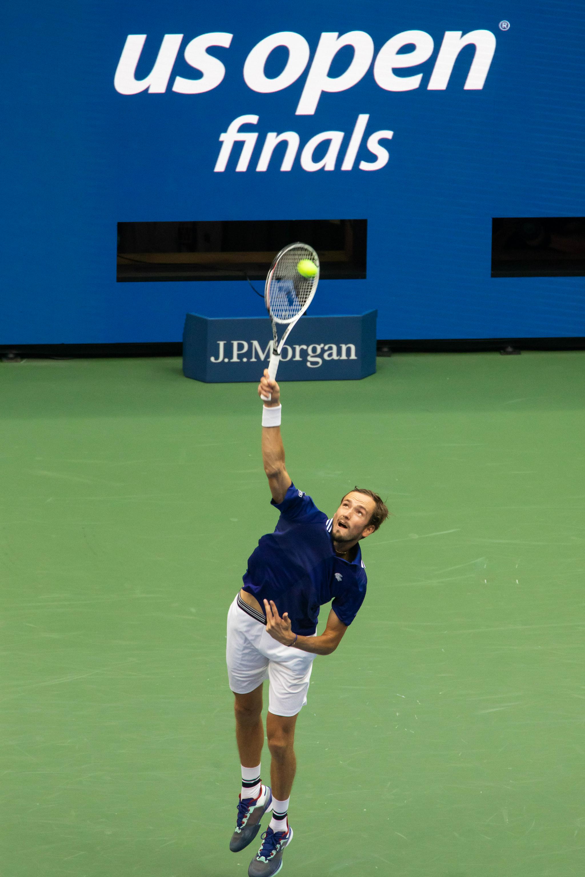 美网完胜年终总决赛,梅德韦杰夫状态火热 美网完胜年终总决赛,梅德韦杰夫状态火热