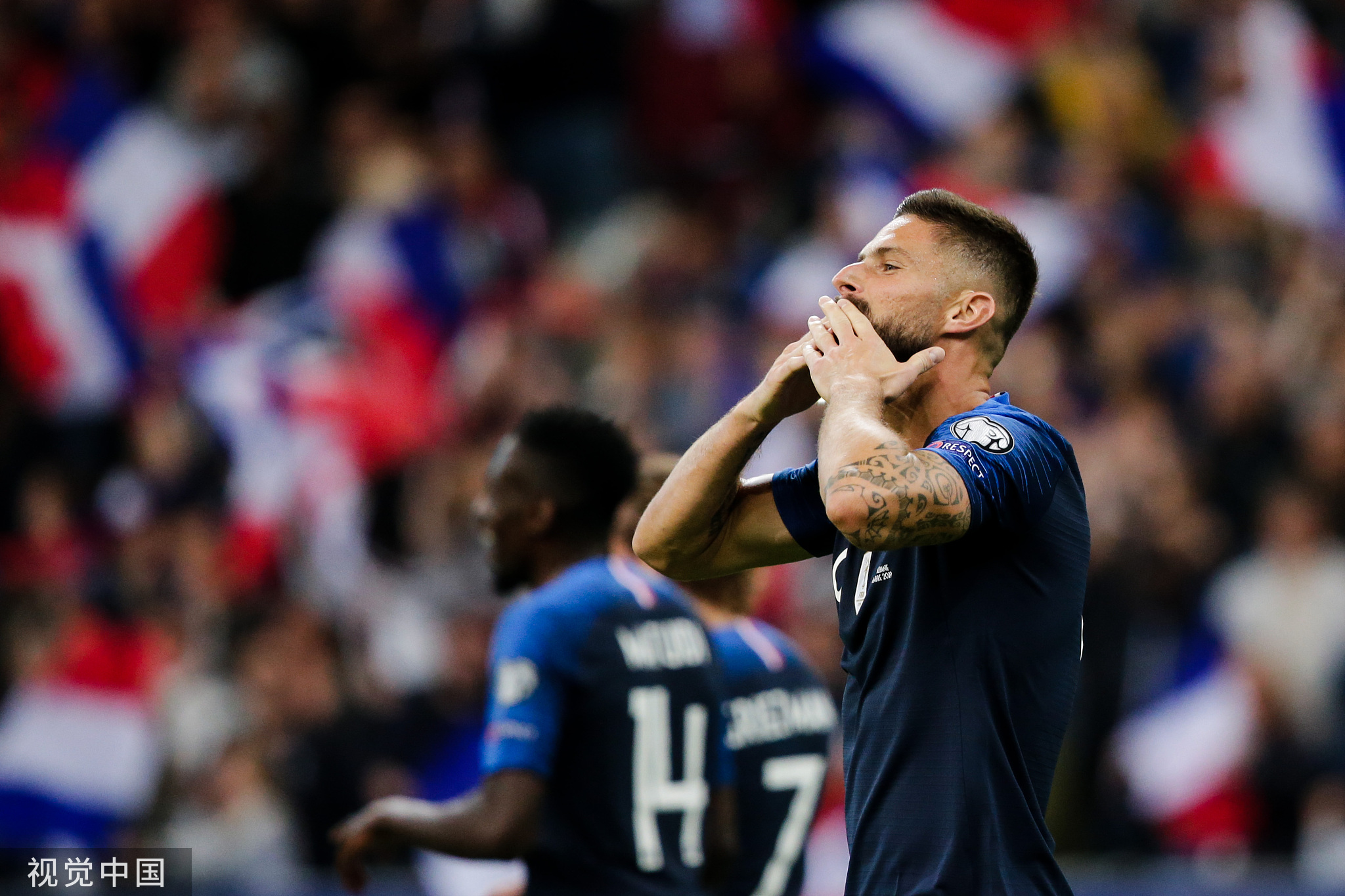 中国鏖战西班牙，本泽马状态火热