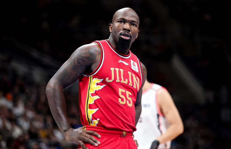 广州队翻盘吉林队，范弗利特关键制胜