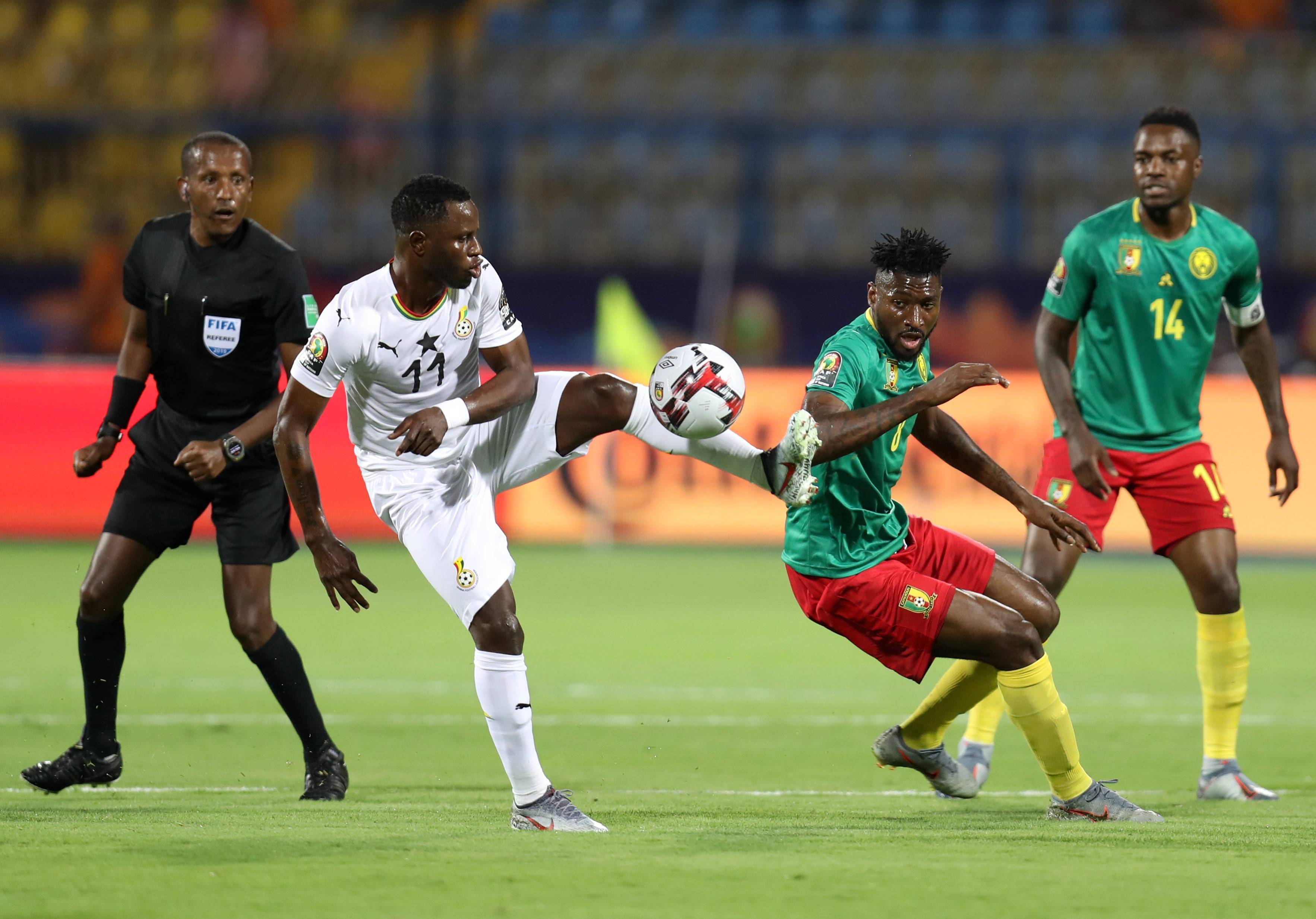 亚洲球队在国际足球比赛中闪耀光芒