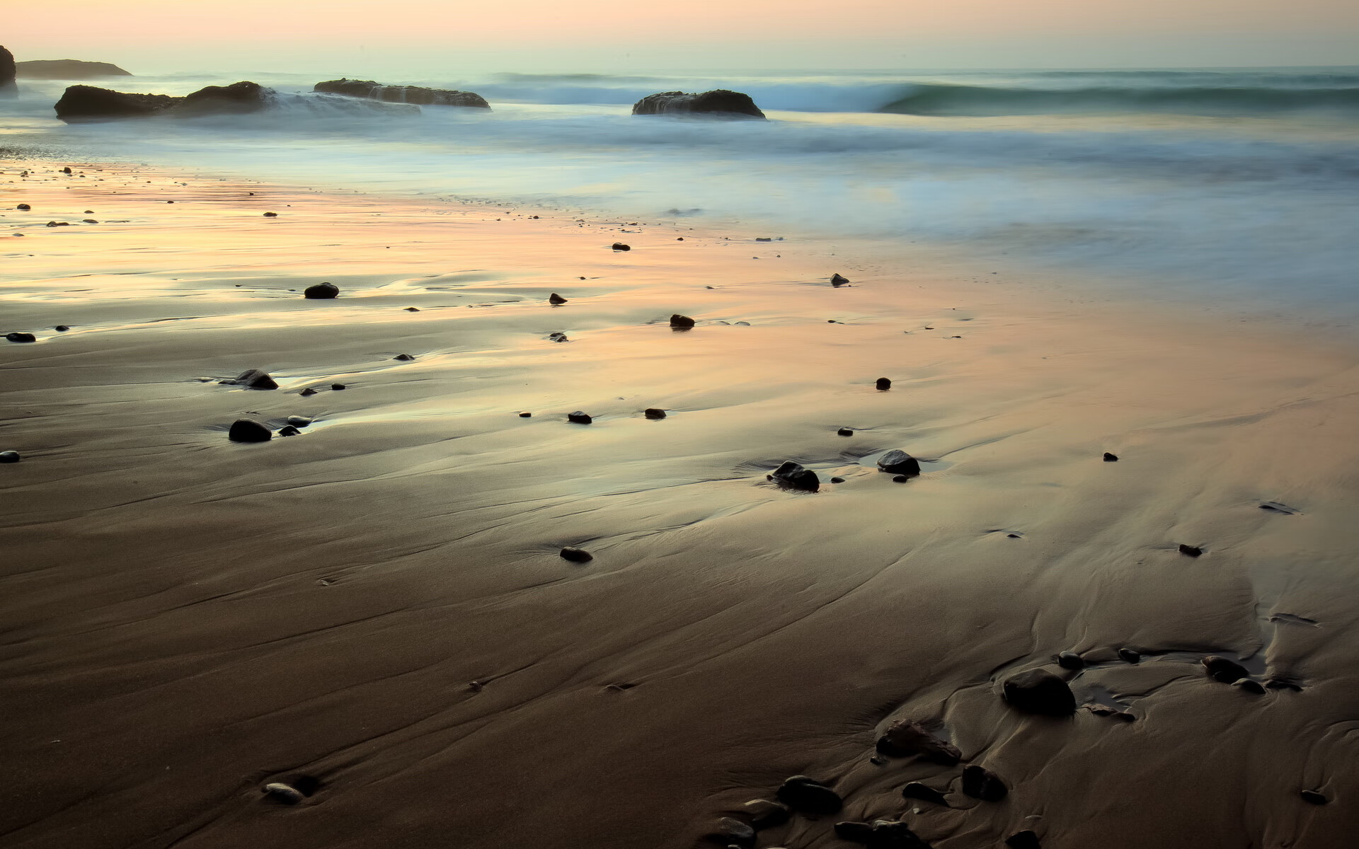 绿茵与赛道，当阿森纳斩落塞维利亚，内马尔在F1街道赛接管比赛