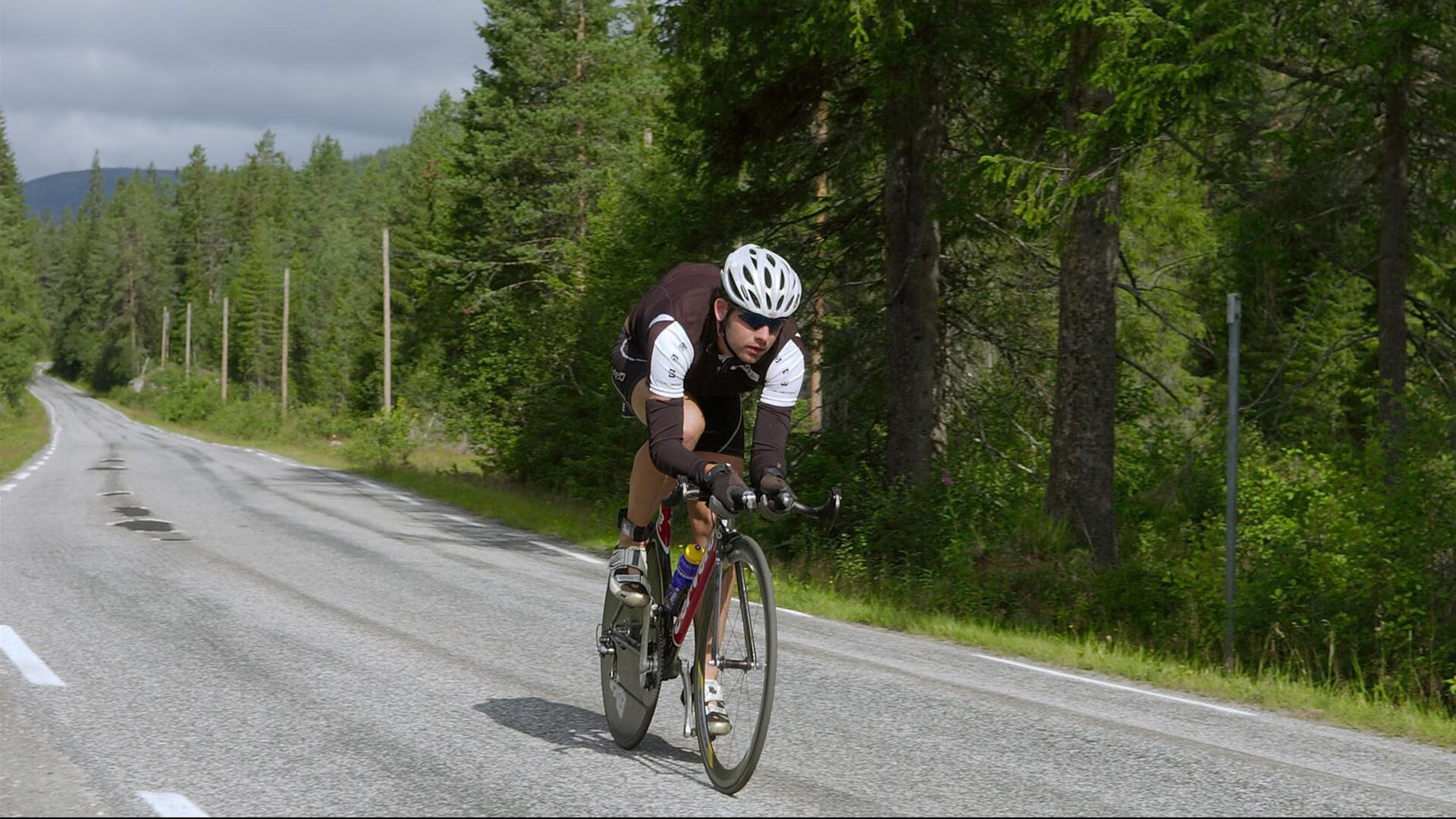 新疆队险胜北京队，浓眉哥高光表现引爆全场